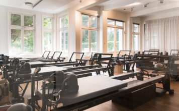 Reformer Pilates: Eén apparaat, duizenden oefeningen